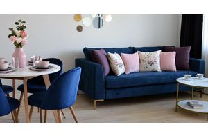 Wie richtet man ein kleines Wohnzimmer in einer kleinen Wohnung ein? Tipps und Inspirationen