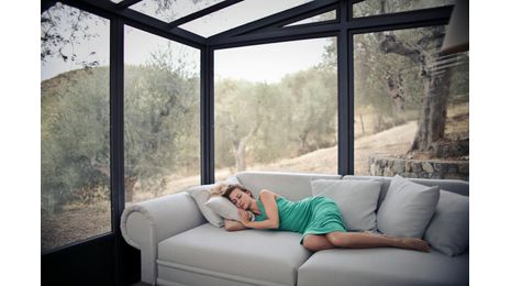 Wir sind ein biologisches und elektromagnetisches System: Schlaf, Serotonin und der Reset, den du verdienst  von SLF24 in Zusammenarbeit mit NadaUp