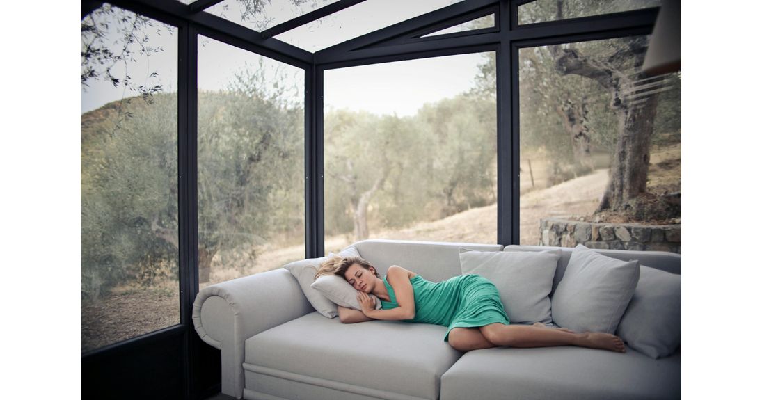 Wir sind ein biologisches und elektromagnetisches System: Schlaf, Serotonin und der Reset, den du verdienst  von SLF24 in Zusammenarbeit mit NadaUp