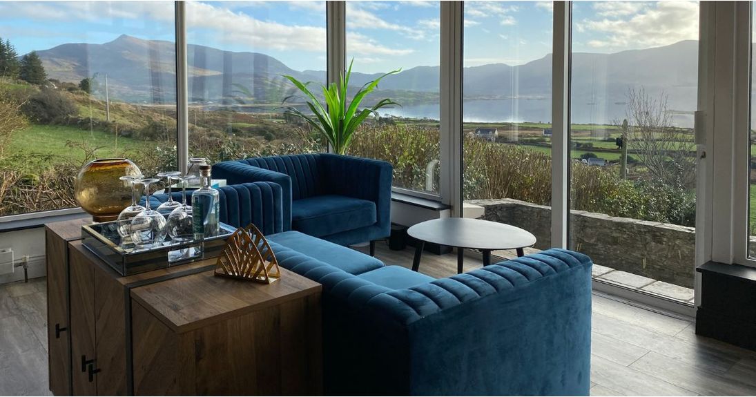 Dopamin-Dekor: Wie farbenfrohe Sofas Ihre Stimmung heben können