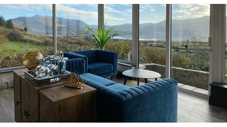 Dopamin-Dekor: Wie farbenfrohe Sofas Ihre Stimmung heben können